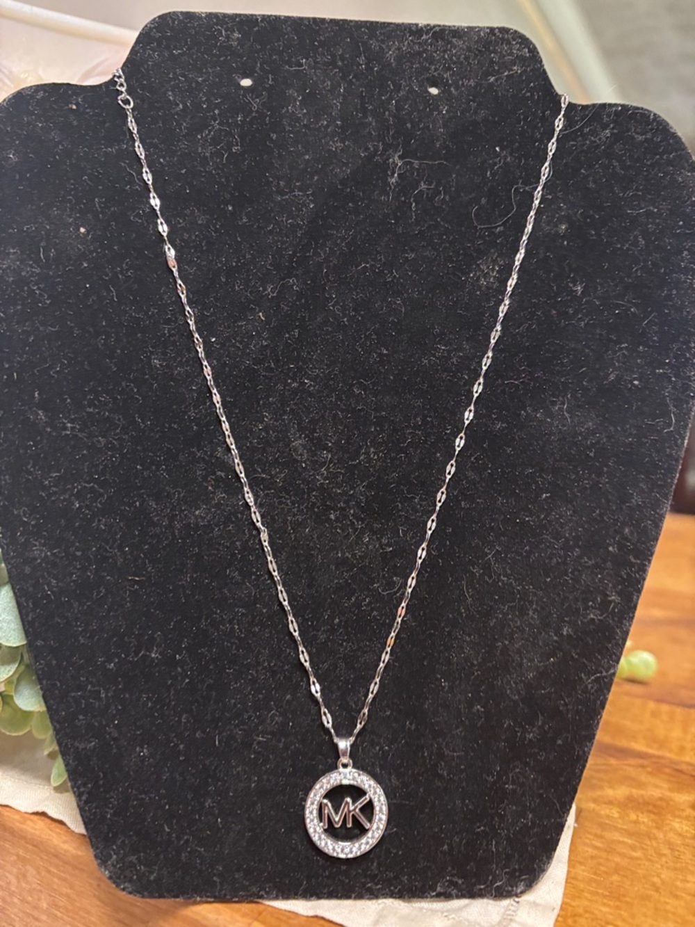Michael Kors Silver pendant stainless steel necklace - Picture 2 of 5